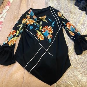 Alfini sleeve detail tunic top.